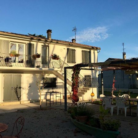 Chez Marinette Appartement Le Cailar Buitenkant foto